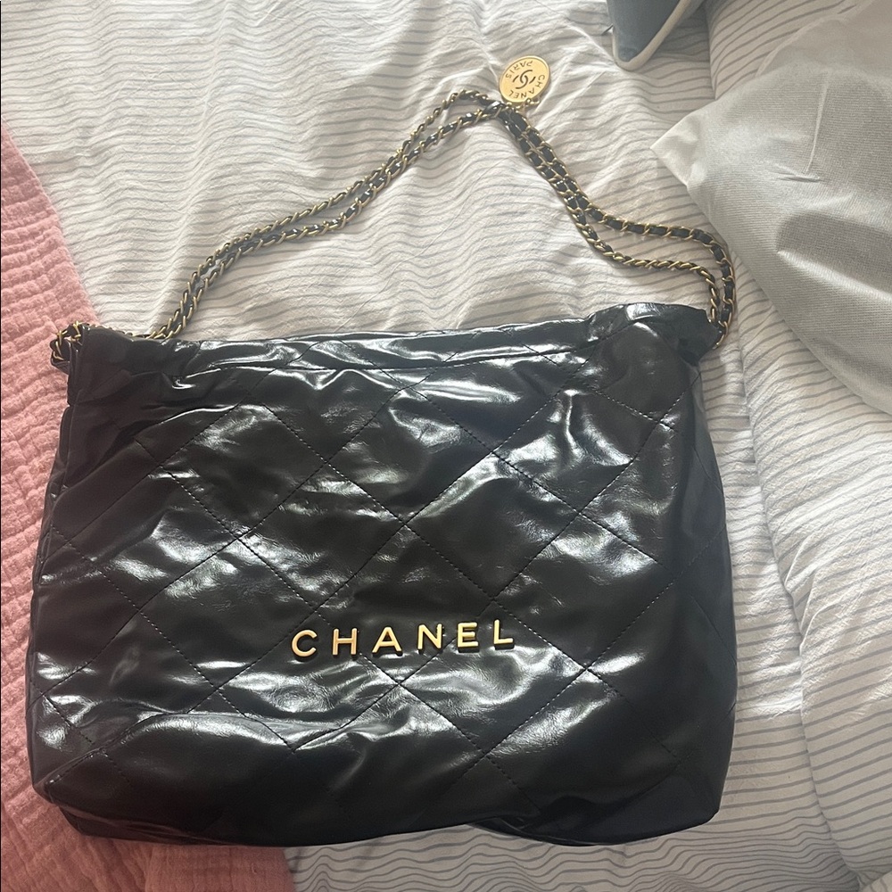 Quilted Shoulder Bag with Gold Chain